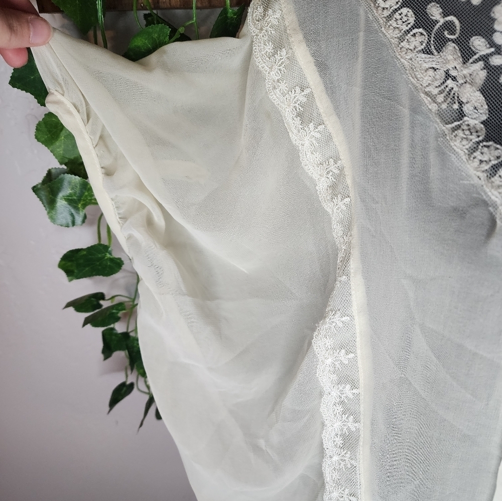 Bisou Bisou Cream Lace Blouse Size Medium - Picture 4 of 5